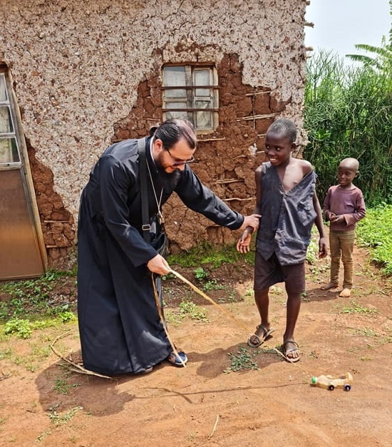 Părintele Nectarie - Misiunea sfântă a unui preot român în Africa